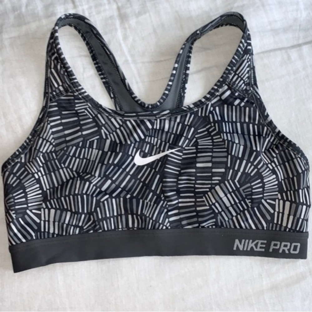 Old style Nike Pro sports bra.